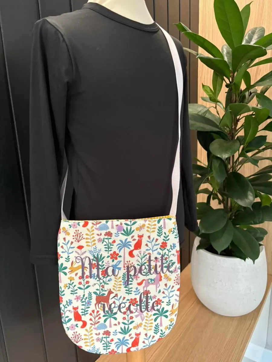 Sac besace enfant (modèle long) - Ma petite récolte | Pivoine et Coton